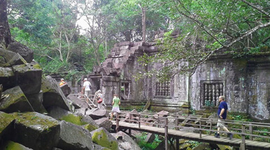 Venture Angkor Temples and Tonle Sap Lake 5 Days